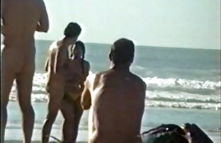 XXX गर्म सेक्स में एक बार में हिंदी में सेक्सी मूवी वीडियो में रात चाट छेद