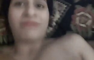 सुंदर स्तन के साथ एक ब्लू मूवी सेक्सी इंडियन लड़की एक आदमी