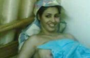 XXX पत्नी काम करने के बाद अपने पति सेक्सी मूवी वीडियो में सेक्सी को आराम करने के लिए